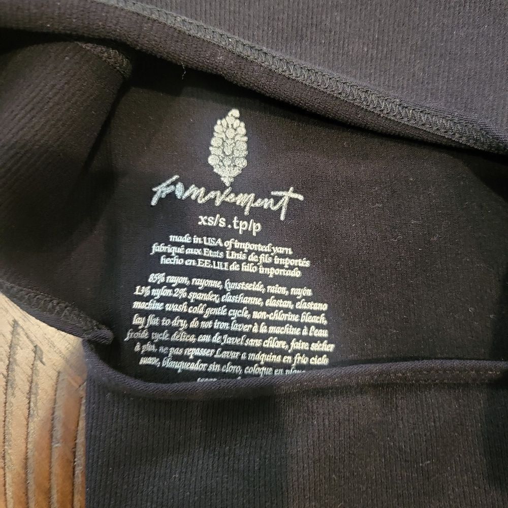 **Read Listing**Tighten Up Cutout Tank Free People Solid Black XS/S - Picture 6 of 6